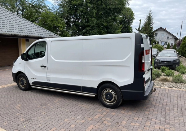 Renault Trafic cena 36000 przebieg: 186000, rok produkcji 2015 z Czarne małe 562